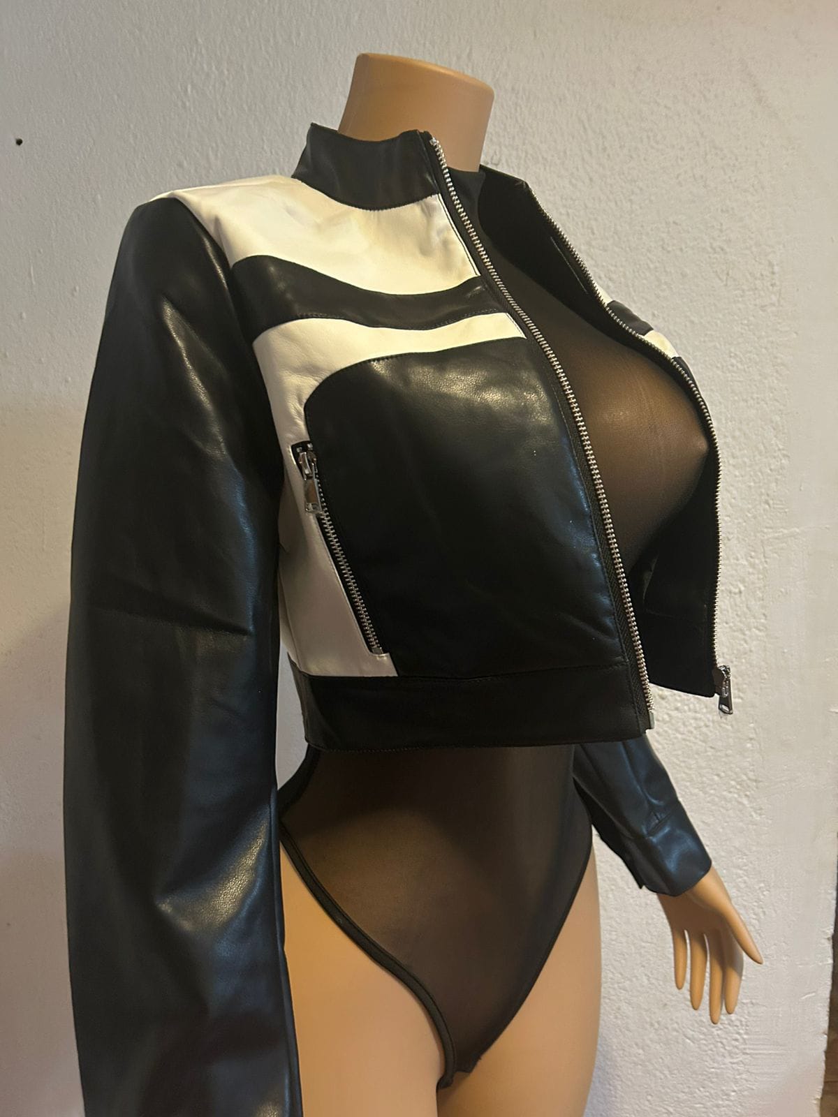 🖤🤍 Chaqueta Femenina Blanco & Negro: imagen 2