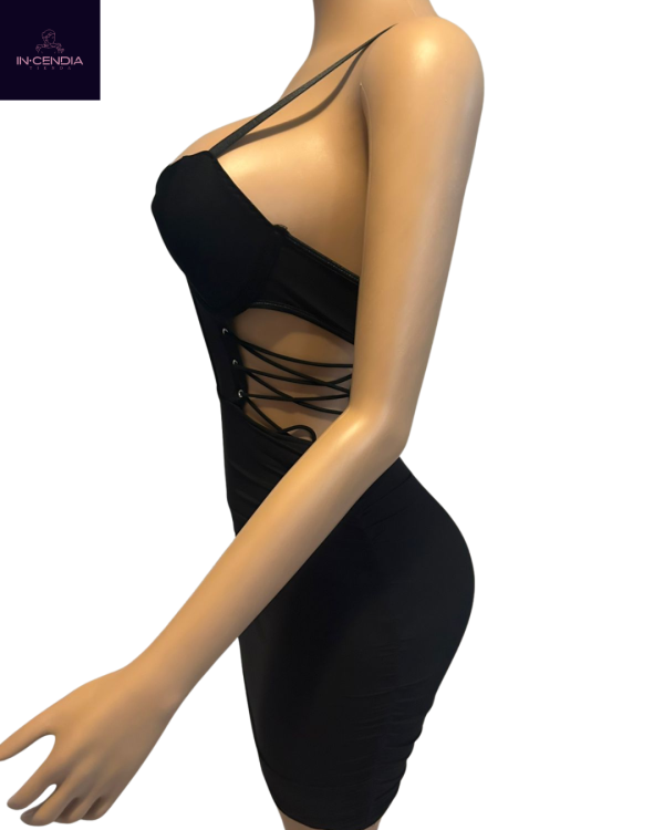 Vestido negro ajustable: imagen 2
